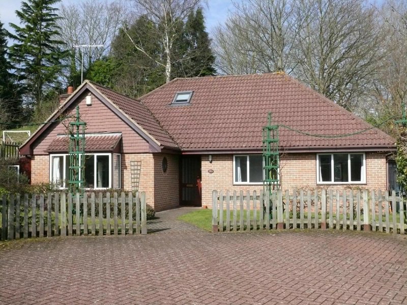 40 Robyns Way