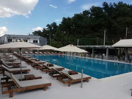 Baluz Pool Bar