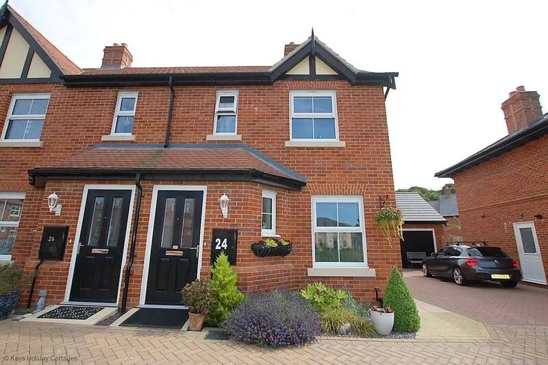 A house that sleeps 4 guests  in 2 bedrooms