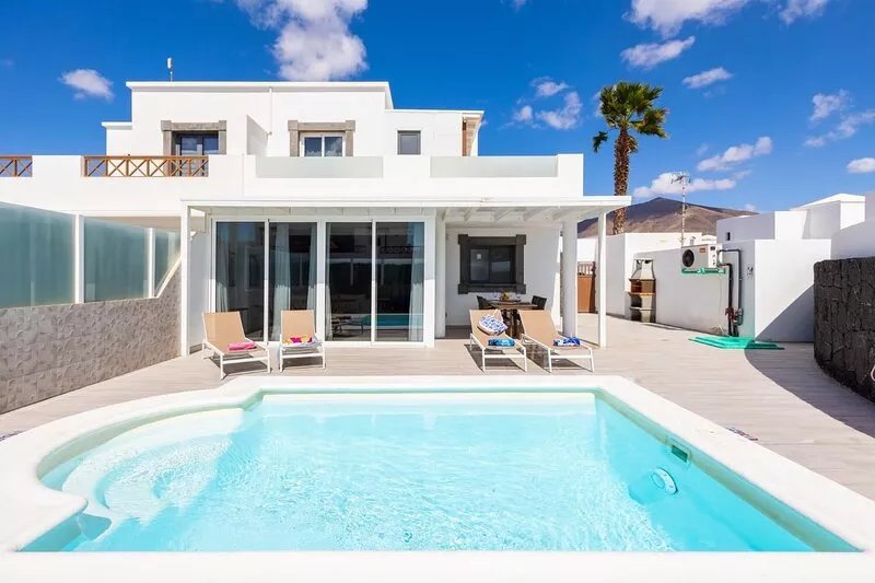 Villa Oscar - Three Bedroom Villa, Sleeps 6
