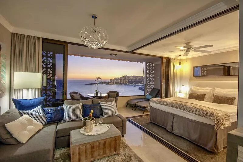 Luxury on the beach with a spectacular view and breathtaking sunsets!