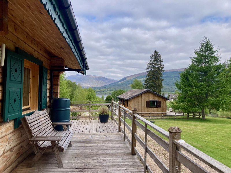 Chalet Rus. Luxury log cabin with all your creature comforts.