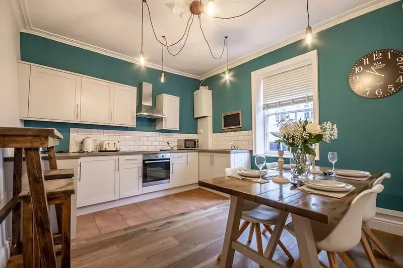Walmgate Cottage -  a family break that sleeps 4 guests  in 2 bedrooms