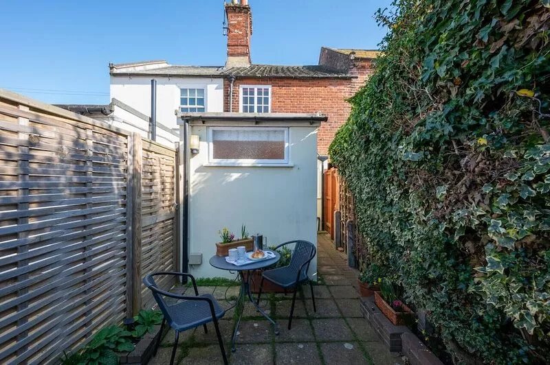 Cygnet Cottage - Two Bedroom House, Sleeps 4