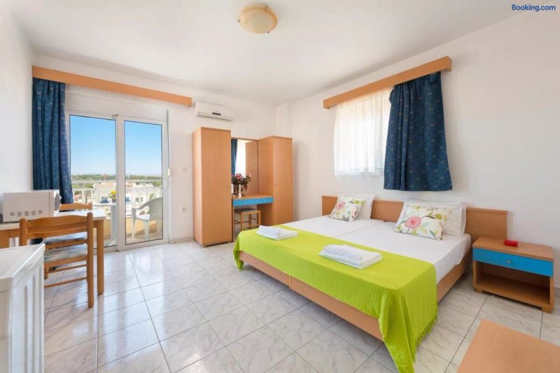 Yiannis Apartments