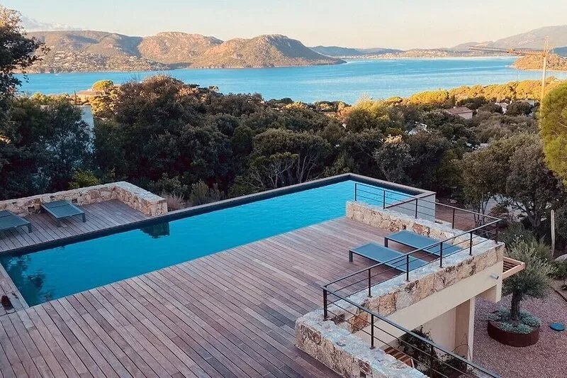 Spacious villa with sea view and private pool. Cala Rossa Estate