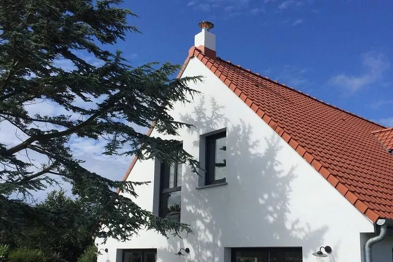 HOUSE WISSANT 190 m2 RENOVATED 2016 2 STEPS FROM THE SEA IN A QUIET