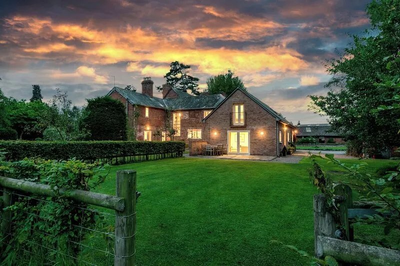 Monnington House and Garden Cottage - 9 double bedrooms 9 bathrooms huge gardens