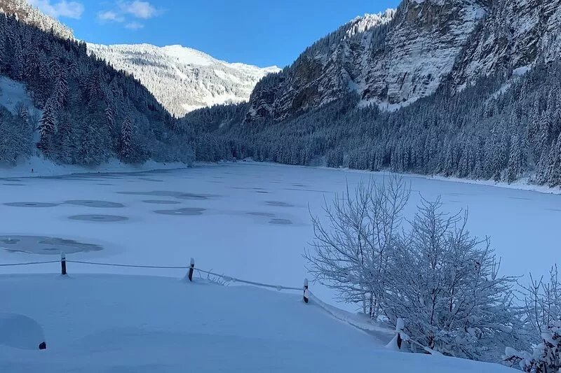 Apartment Winter, Summer, 2 rooms in chalet, independent access, covered parking