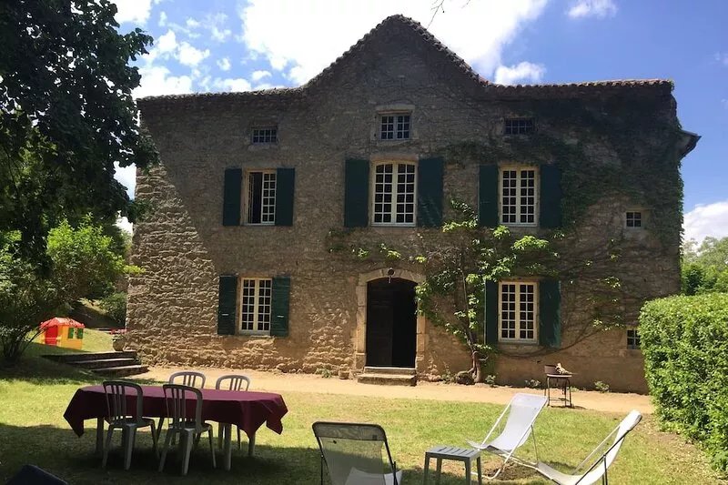 August Ardèche: 15p + family home.
