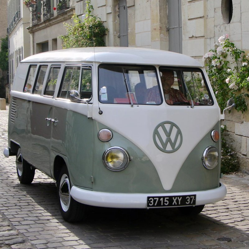 Chinon Vintage Tour