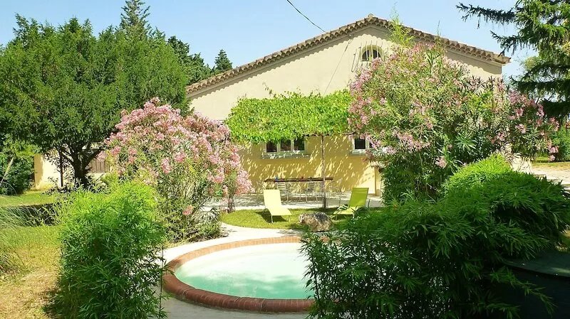 Mazet des Farfadets : Country house with swimming pool