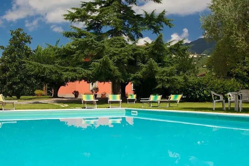 Peace, relaxation and privacy in the Lucca countryside. Swimming pool and air