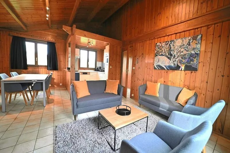 Bungalow 500m from Ourthe and Town Center