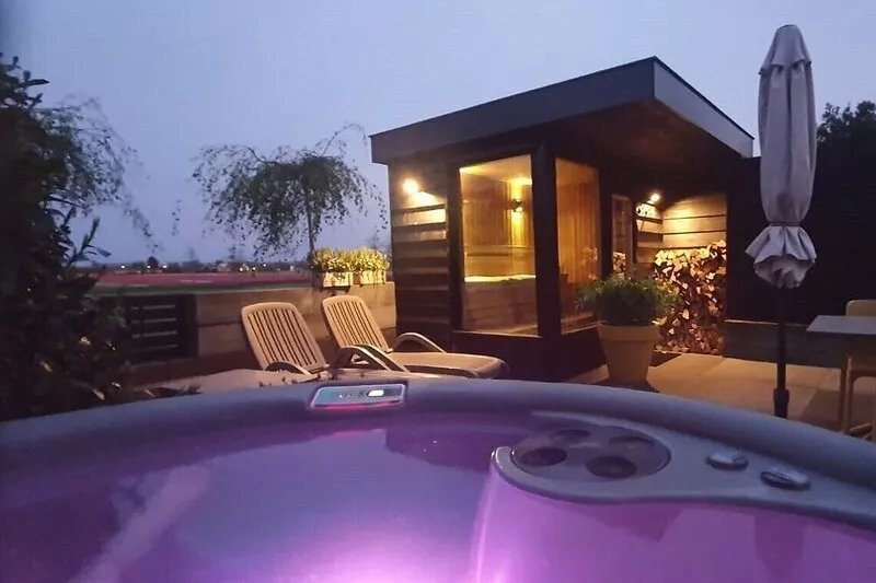 Wellness Lodge 5 Minutes from the Beach – Between Noordwijk and Zandvoort