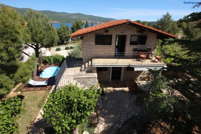 Apartments Skrivena