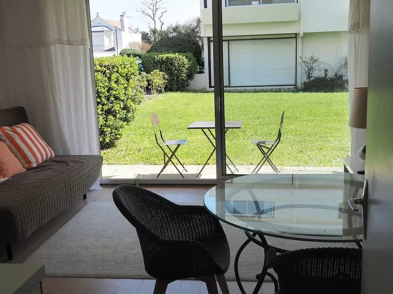 T1 of 30 M2 near the beach of the basques with private parking space