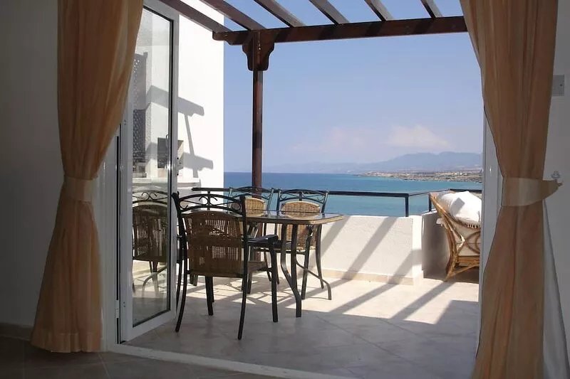Penthouse with sea and mountain view. Very Comfortable, Great Facilities and Poo