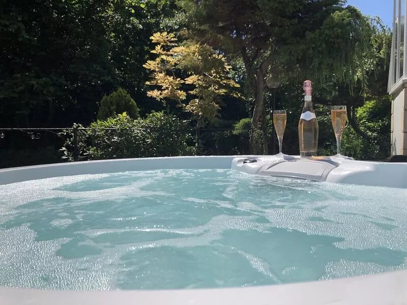 Little Gem in heart of Old Village with private hot tub from Nov 2021