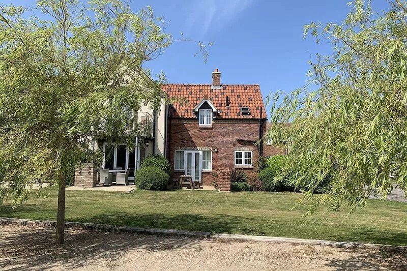 Anchor Down -  a cottage that sleeps 6 guests  in 2 bedrooms
