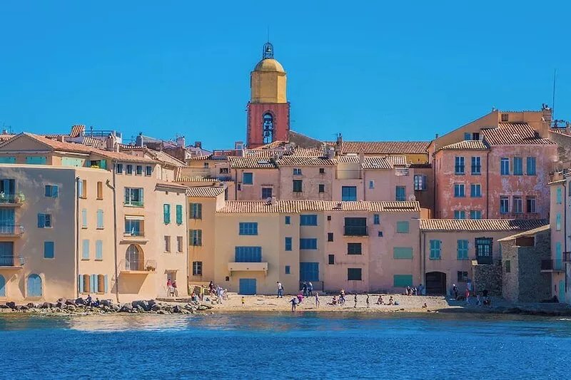 Air-conditioned stone villa between sea and lake FLAYOSC PROVENCE