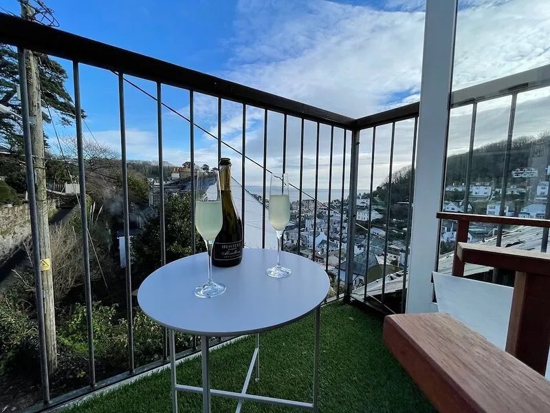 Beautiful Cottage with Sea Views Over Looe