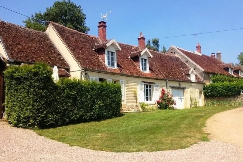 Adorable country house in the heart of a hamlet overlooking the valley