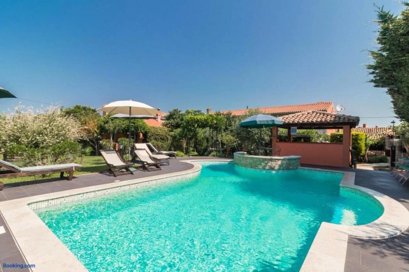 Country House Apartments