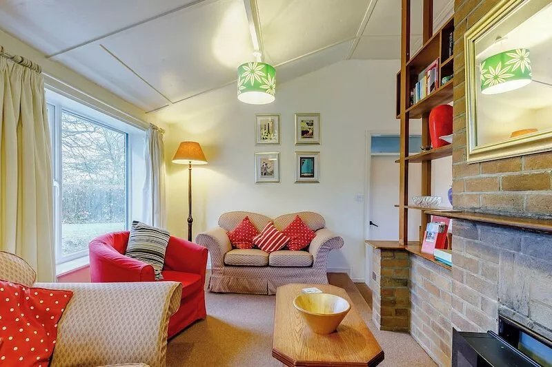 3 bedroom accommodation in Shirley, Ashbourne