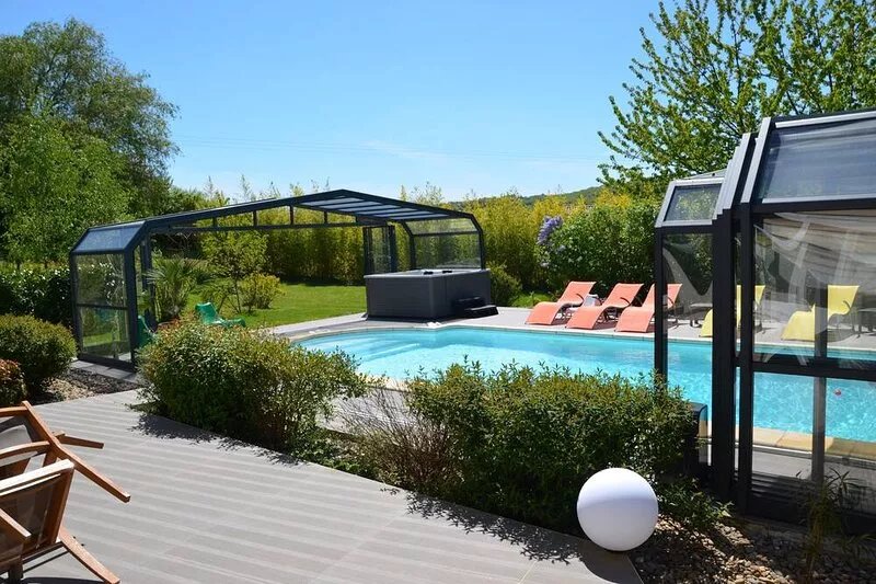 Beautiful "Villa des Pechs", covered swimming pool, private spa, sauna, SARLAT