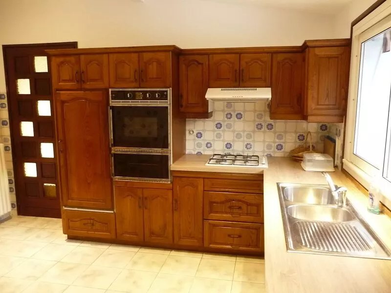 Spacious apartment in villa with large private garden and terrace near the sea