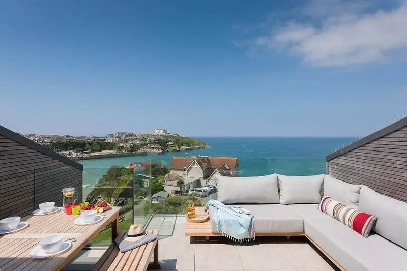 Beachfront Townhouse w/ Lovely Sea Views, Newquay