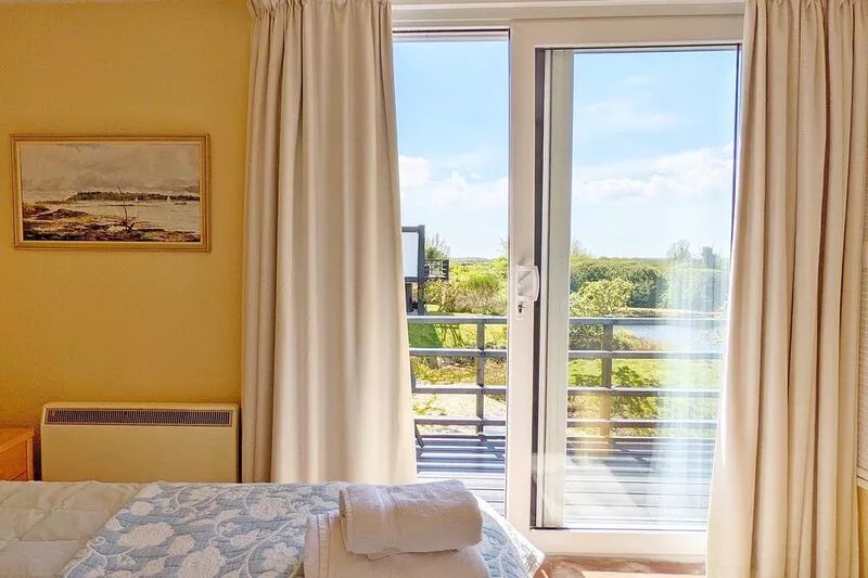 6 Avocet Quay -  a lodge/cabin that sleeps 4 guests  in 2 bedrooms