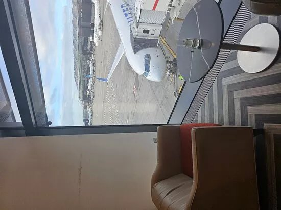 Singapore Airlines SilverKris Lounge
