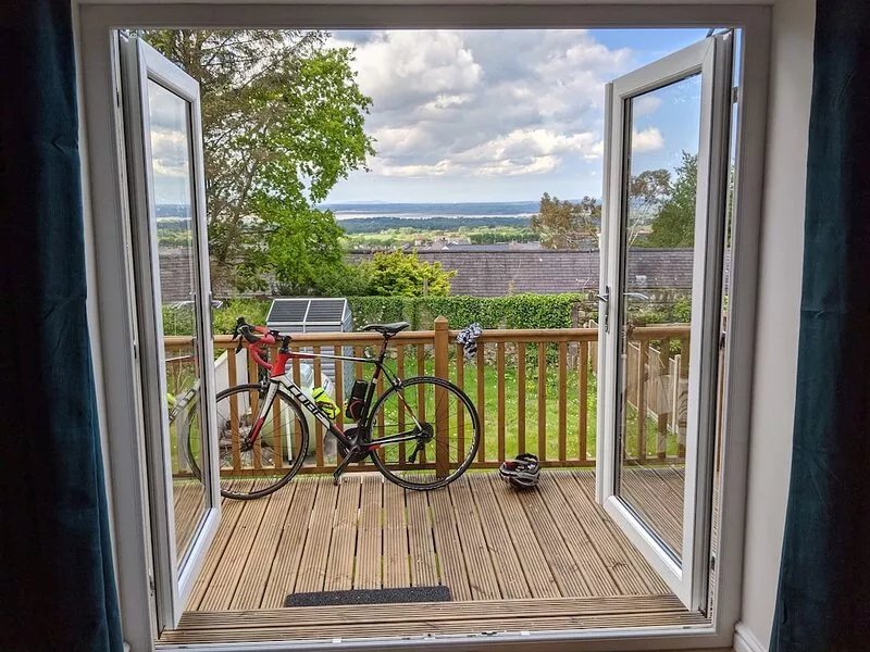 ISALLT, family friendly, with a garden in Bontnewydd, Gwynedd