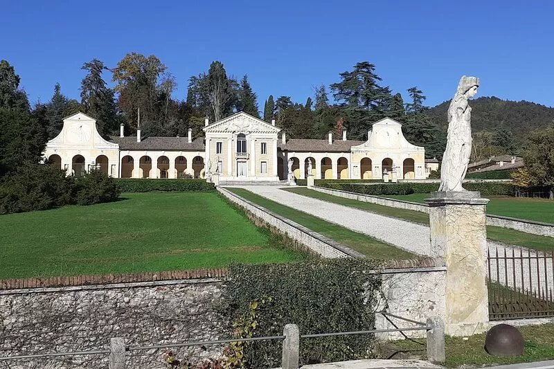 A house in the vineyard