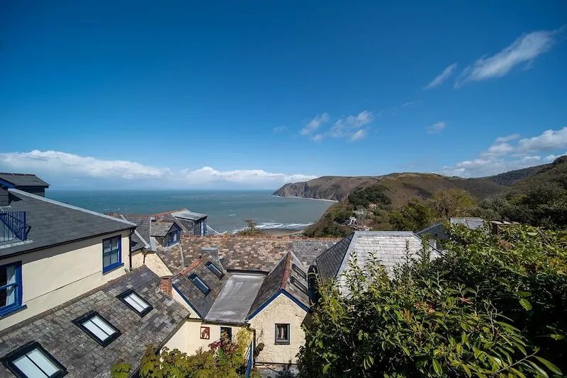 A charming dog and couple friendly quirky apartment with sea views, in a