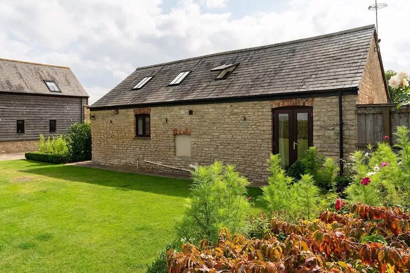 Cosy dog friendly holiday cottage for 2 near Witney - Coursehill Barn Annexe