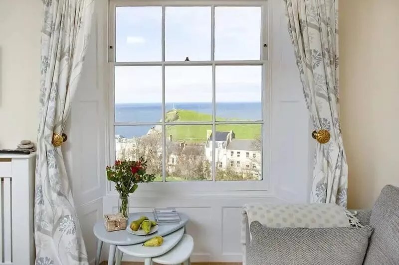 Seagrass, fantastic sea views, near to the harbour & beaches, parking