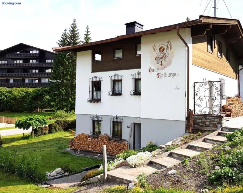 Family Friendly Design Chalet With Beautiful Mountain Views
