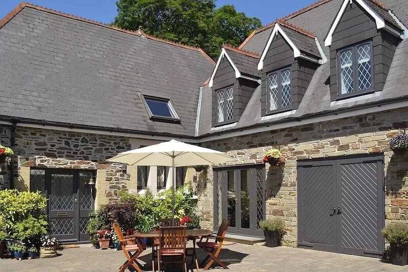 2 bedroom accommodation in Plympton, near Plymouth