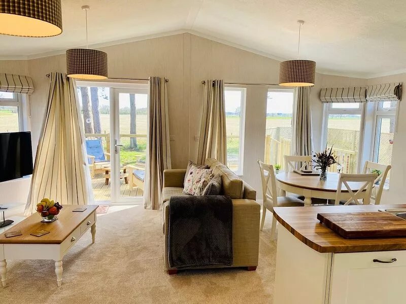 Wildflower Lodge - Luxury Lodge with Hot Tub