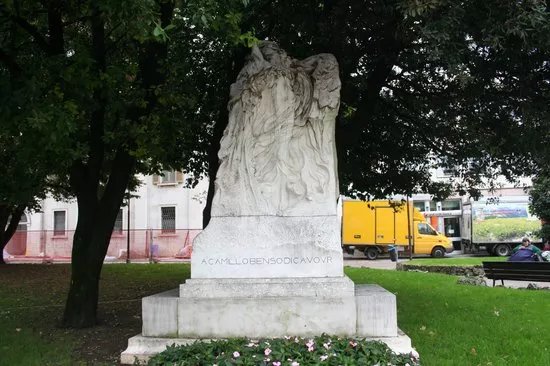Monumento a Camillo Benso di Cavour