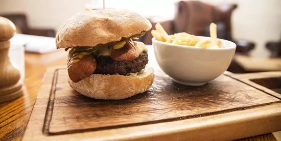 The Horseshoes Bar & Lounge