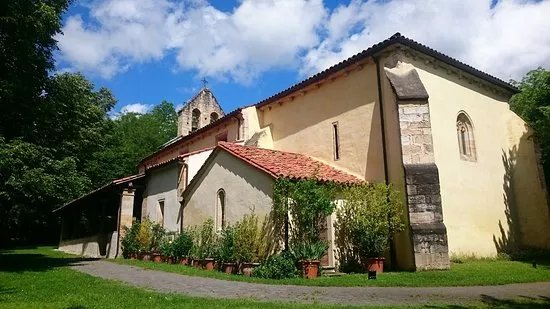 Iglesia de Santa Maria de Llas