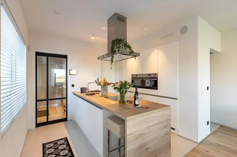 Modern holiday home with garden