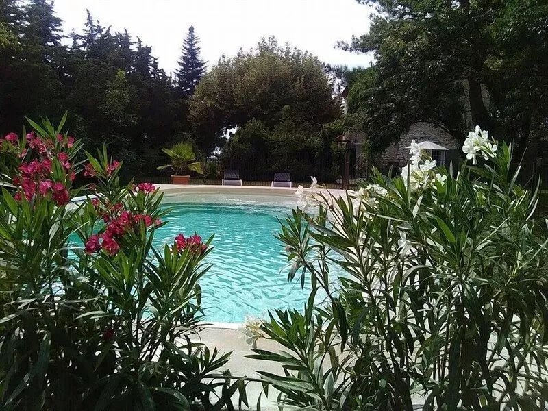 Provencal farmhouse renovated with taste, simplicity and comfort with its large
