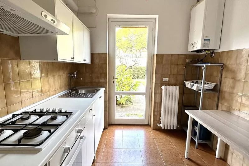 N194 - Numana, large three-room apartment with garden
