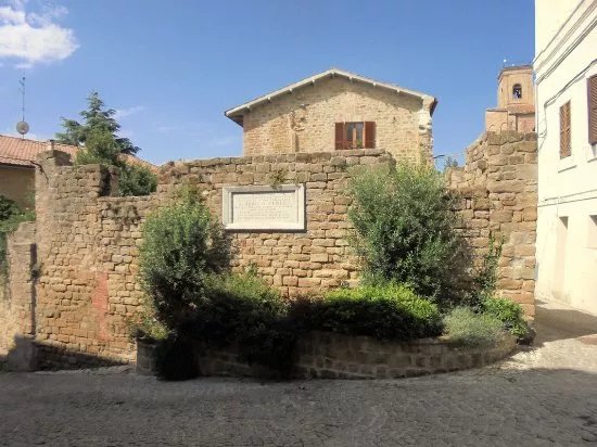 Monumento di Alberico Gentili
