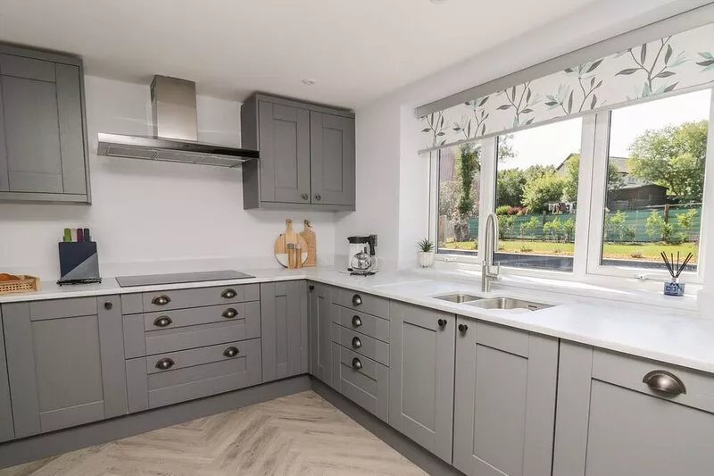 RHIWMYNACH, family friendly, country holiday cottage in Aberystwyth